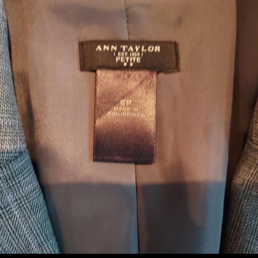 Ann Taylor Plaid Blazer Size 6P - Picture 3 of 4